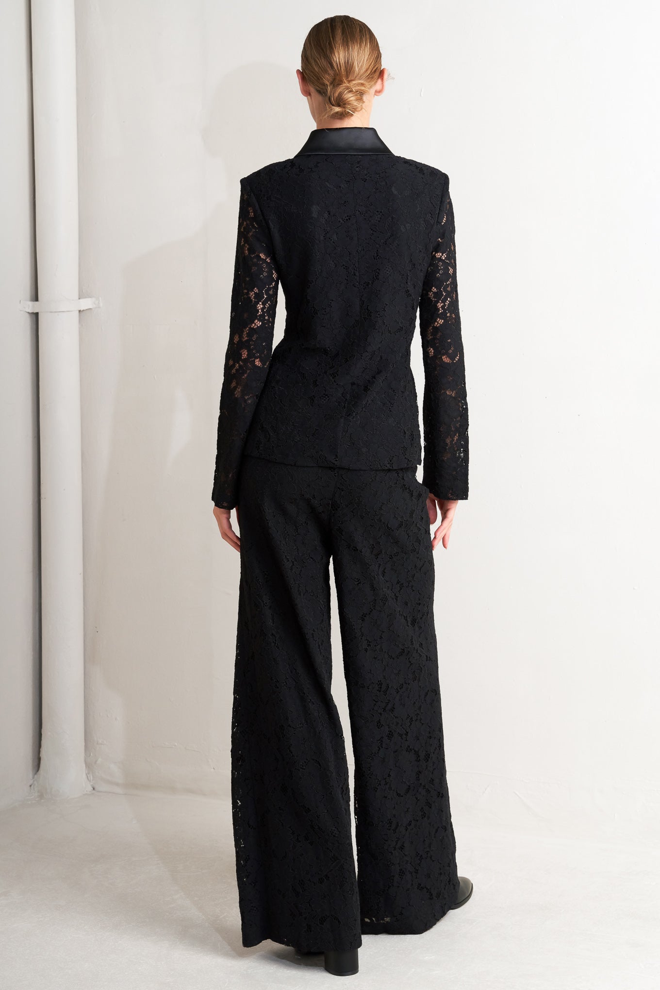 SHADOW GLAM WOVEN LACE BLAZER Flying Tomato